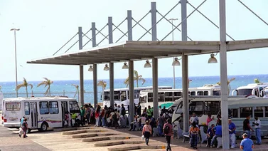 Desinfectan el Terminal Terrestre de La Guaira