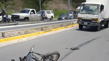 Reportan fuerte accidente en la autopista Francisco Fajardo Reportan fuerte accidente en la autopista Francisco Fajardo