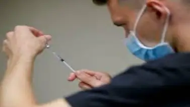 Francia recomienda una tercera dosis para ancianos y personas frágiles Francia recomienda una tercera dosis para ancianos y personas frágiles