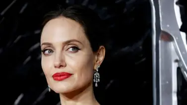 Angelina Jolie se estrena en Instagram con denuncia de niña afgana Angelina Jolie se estrena en Instagram con denuncia de niña afgana