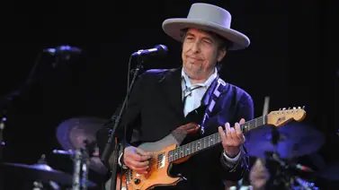 Mujer acusa a Bob Dylan de haber abusado sexualmente de ella a los 12 años Mujer acusa a Bob Dylan de haber abusado sexualmente de ella a los 12 años