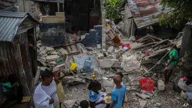 Haití eleva la cifra de muertes 1.297 y 5.700 heridos por terremoto Haití eleva la cifra de muertes 1.297 y 5.700 heridos por terremoto