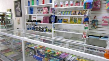 Papelerías incluyen otros rubros para poder sobrevivir