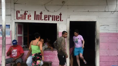 Senado de EEUU aprueba enmienda que pide acceso libre a internet en Cuba