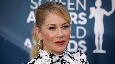 La actriz Christina Applegate revela padecer de esclerosis múltiple