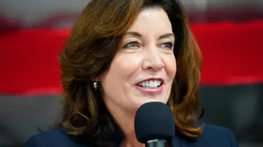 Kathy Hochul sucederá a Cuomo y será la primera gobernadora de NY Kathy Hochul sucederá a Cuomo y será la primera gobernadora de NY
