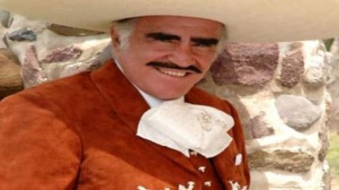 Médicos reportan "grave pero estable" al cantante mexicano Vicente Fernández