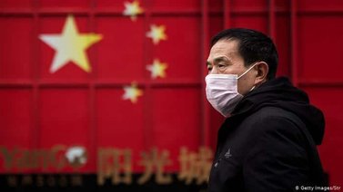 China sanciona a decenas de funcionarios por no frenar los brotes de la variante Delta