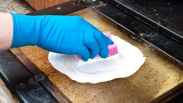 Mantén el horno limpio usando bicarbonato Mantén el horno limpio usando bicarbonato