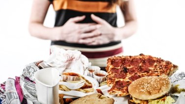 Expertos aseguran que estar encerrados puede "hacer ganar unos kilos de más"