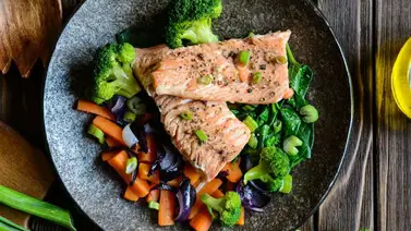 Atún sudado con vegetales, deleite para tu paladar Atún sudado con vegetales, deleite para tu paladar