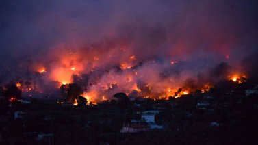 Grecia batalla contra varios incendios en medio de ola de calor