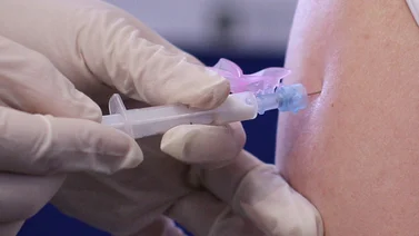 Puerto Rico comienza la vacunación del personal sanitario