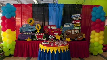 Fiesta y diversión con los personajes de Cars