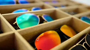 Facebook y Ray-Ban lanzarán un modelo de lentes inteligentes Facebook y Ray-Ban lanzarán un modelo de lentes inteligentes