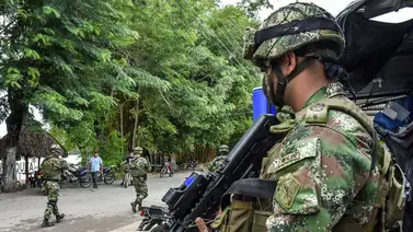 Juez colombiano condena a 7 militares por violar a una niña Juez colombiano condena a 7 militares por violar a una niña