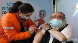 Israel comienza a aplicar la tercera dosis de la vacuna a mayores de 60 años