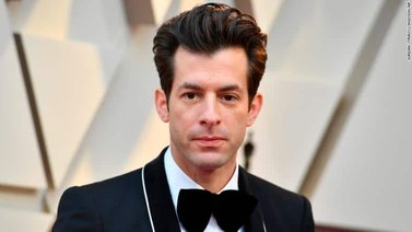 Mark Ronson busca el sonido perfecto para una nueva serie documental
