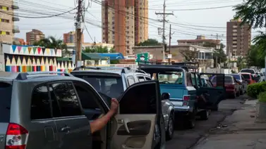 Oposición dice que las colas por gasolina son "política de Estado" Oposición dice que las colas por gasolina son "política de Estado"