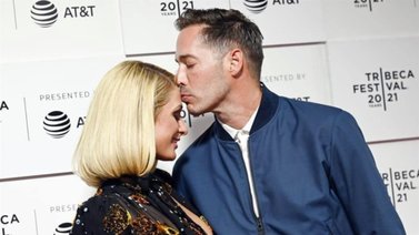 Paris Hilton espera su primer hijo con Carter Reum