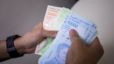 A los billetes de 200 mil bolívares ya "los ven de reojo"