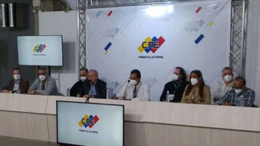 Auditores dan el visto bueno a programa y máquinas del CNE