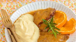 Jugoso lomo de cerdo a la naranja