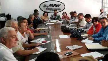 Profesores universitarios denuncian violación de sus derechos Profesores universitarios denuncian violación de sus derechos