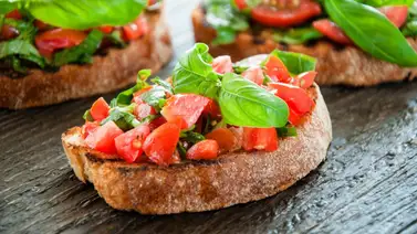Para degustar: bruschettas de tomate Para degustar: bruschettas de tomate