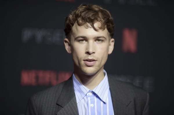 Tommy Dorfman: Desde hace un año vivo en privado como una mujer Tommy Dorfman: Desde hace un año vivo en privado como una mujer
