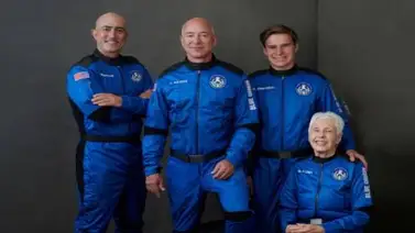 Jeff Bezos partió con éxito hacia el espacio exterior (+Video) Jeff Bezos partió con éxito hacia el espacio exterior (+Video)