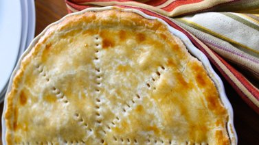 Tradicional pastel de polvorosa de pollo
