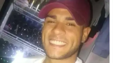Venezolana asesina a su novio de tres puñaladas al encontrarlo con otra en un bar colombiano Venezolana asesina a su novio de tres puñaladas al encontrarlo con otra en un bar colombiano