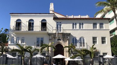 Encuentran dos cadáveres en la antigua mansión Versace de Miami