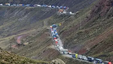Al menos un muerto y ocho heridos tras volcar un bus en la Carretera Central de Perú Al menos un muerto y ocho heridos tras volcar un bus en la Carretera Central de Perú