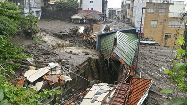 Deslave deja al menos 19 desaparecidos en Tokio