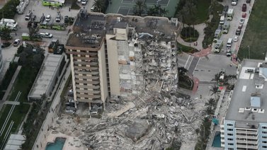 Encuentran dos muertos más en el derrumbe en Miami