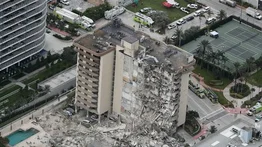 Segundo día de rescate de las víctimas del derrumbe en Miami