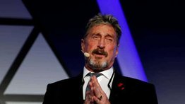 Hallan muerto al magnate estadounidense John McAfee en una cárcel de Barcelona