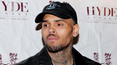 Chris Brown es acusado de golpear a una mujer durante discusión