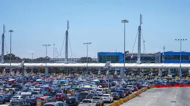 Migrantes intentan cruces ilegales hacia EEUU en coches particulares