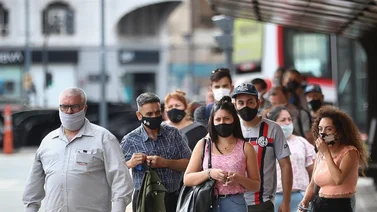 Gobierno argentino endurece toque de queda y vuelve a clases virtuales