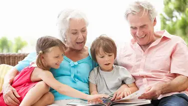 Abuelos que se vuelven padres de sus nietos Abuelos que se vuelven padres de sus nietos