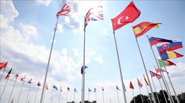 La OTAN planta cara a "regímenes autoritarios" como Rusia o China