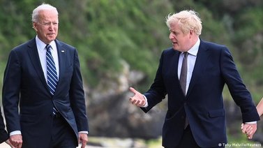 Boris Johnson espera que Biden transmita mensajes "bastante duros" a Putin
