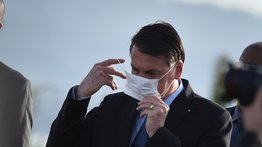 Bolsonaro pide estudio para que el tapaboca no sea obligatorio en vacunados