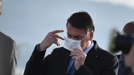 Bolsonaro pide estudio para que el tapaboca no sea obligatorio en vacunados