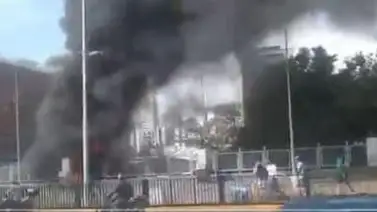 Reportan fuerte incendio en la avenida Bolívar de Caracas Reportan fuerte incendio en la avenida Bolívar de Caracas