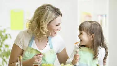 Niños bien nutridos y alimentados Niños bien nutridos y alimentados
