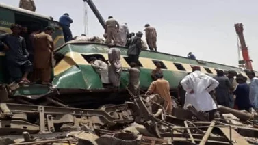 Al menos 40 muertos tras colisión de dos trenes en Pakistán